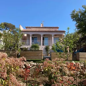 https://bnb-la-calanqaise.fr-provencehotel.com