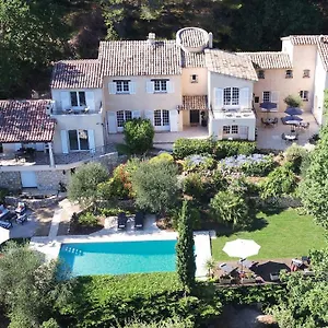https://les-hauts-de-la-riviera.fr-provencehotel.com