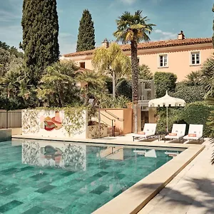 https://la-bastide-de-saint-tropez.fr-provencehotel.com
