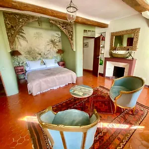 https://la-bouscatiere.fr-provencehotel.com